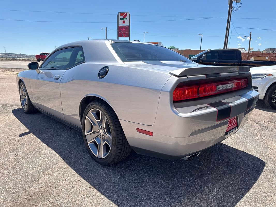 Used 2014 Dodge Challenger R/T Plus RWD image 4