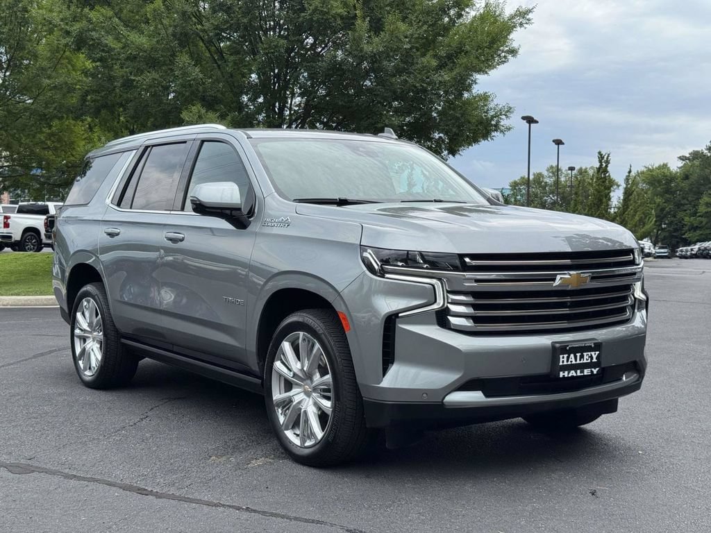 Used 2024 Chevrolet Tahoe High Country w/ Premium Package AWD/4WD image 2
