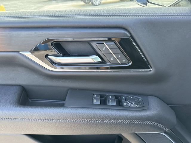 Used 2025 GMC Yukon Denali image 43