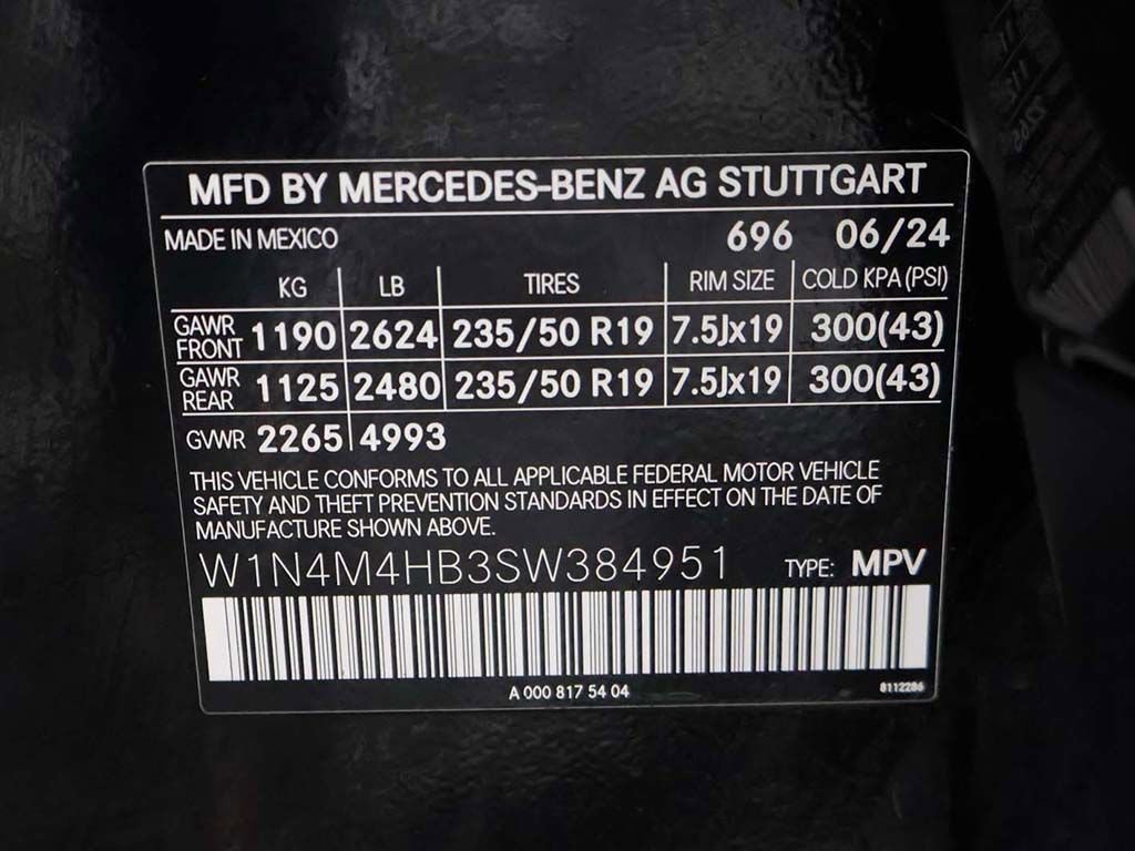Used 2025 Mercedes-Benz GLB 250 4MATIC image 49