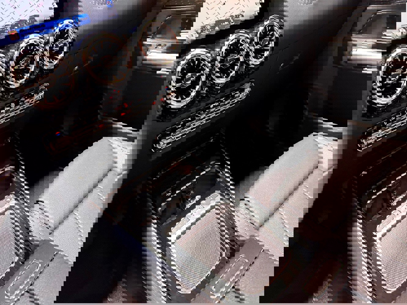 Used 2025 Mercedes-Benz GLA 250 4MATIC image 24