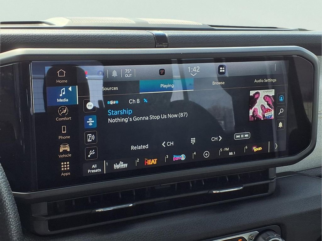 Used 2024 Jeep Gladiator Sport image 6