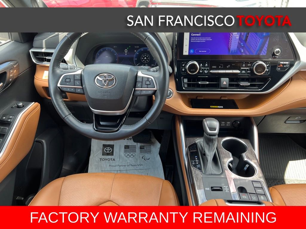 Used 2023 Toyota Highlander Platinum FWD image 30