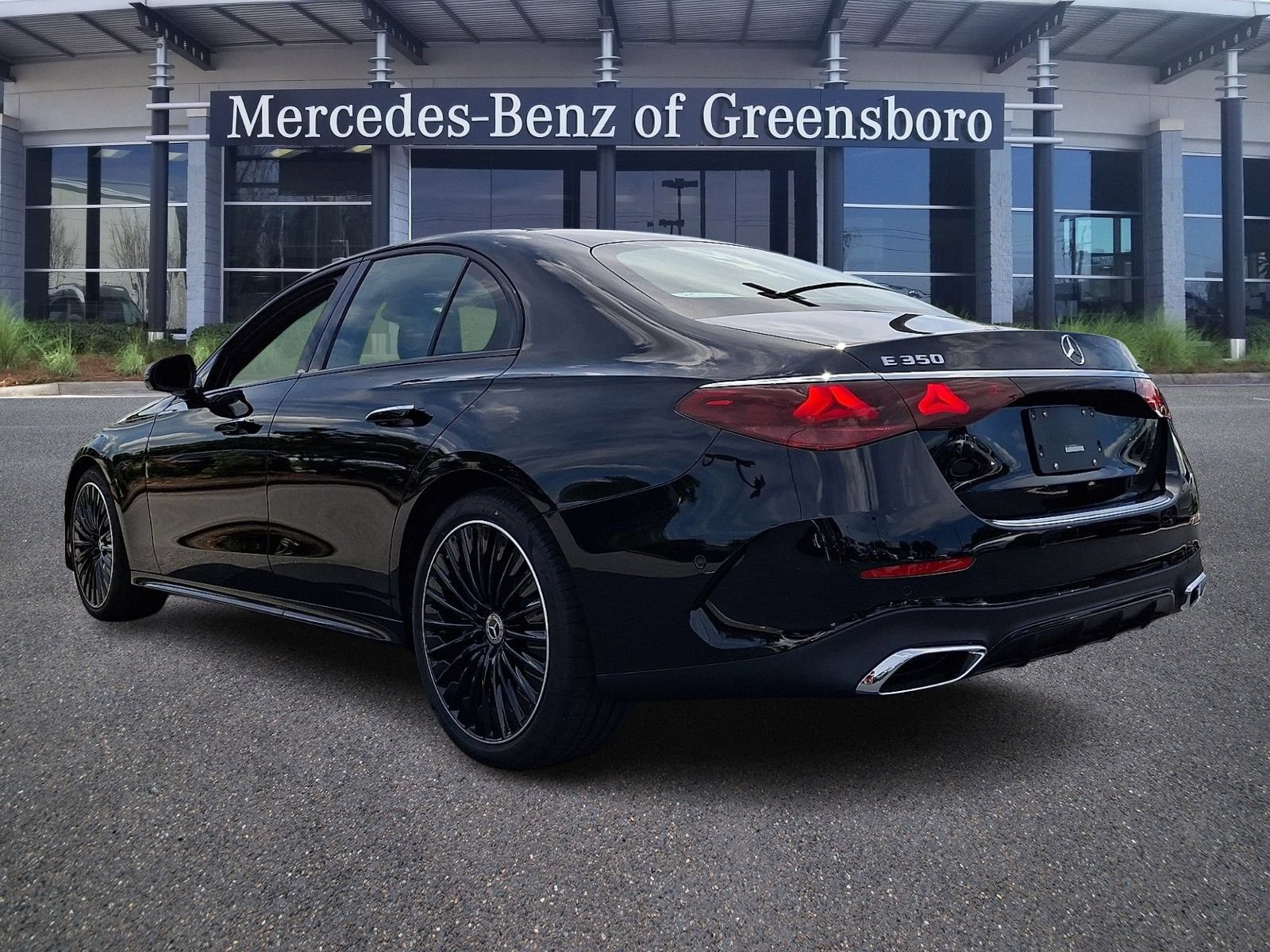 New 2026 Mercedes-Benz E 350 4MATIC Sedan image 3