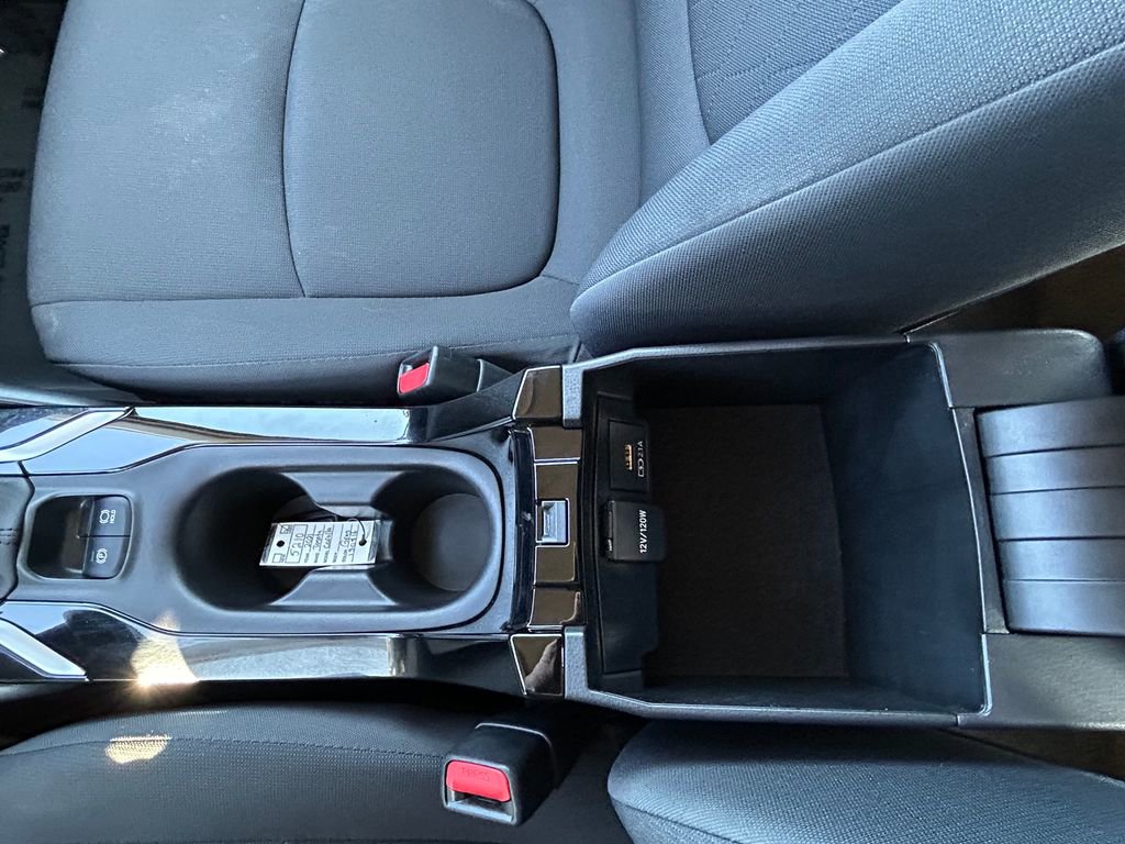 Used 2021 Toyota Corolla LE w/ LE Convenience Package image 29