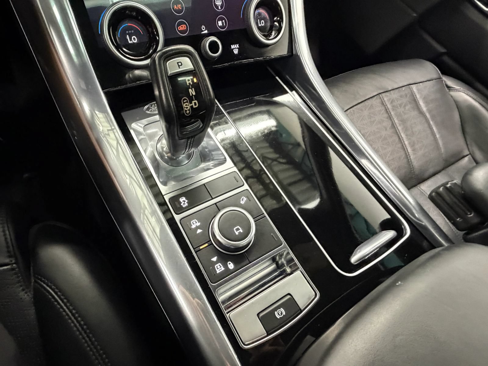 Used 2018 Land Rover Range Rover Sport HSE Dynamic AWD/4WD image 32