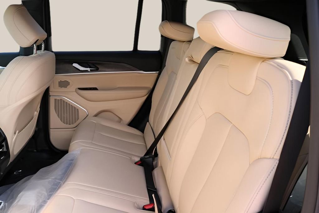 New 2026 Jeep Grand Cherokee Limited image 15