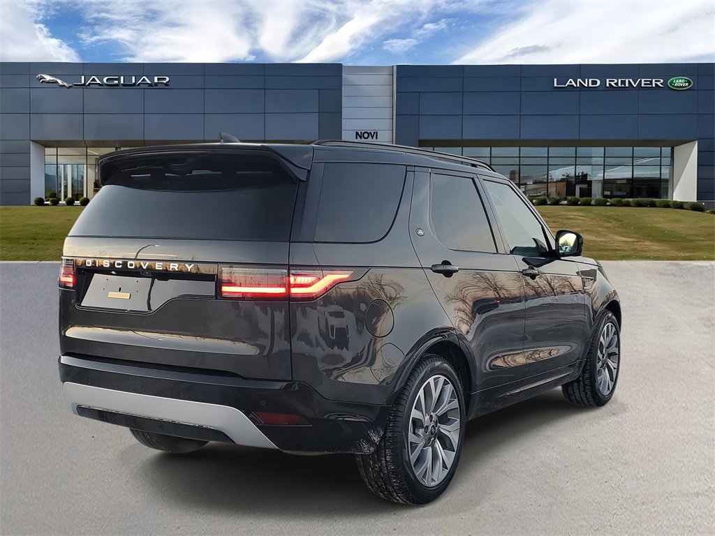 New 2026 Land Rover Discovery Limited Edition image 3