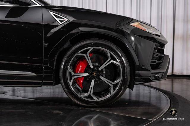 Used 2021 Lamborghini Urus AWD/4WD image 17