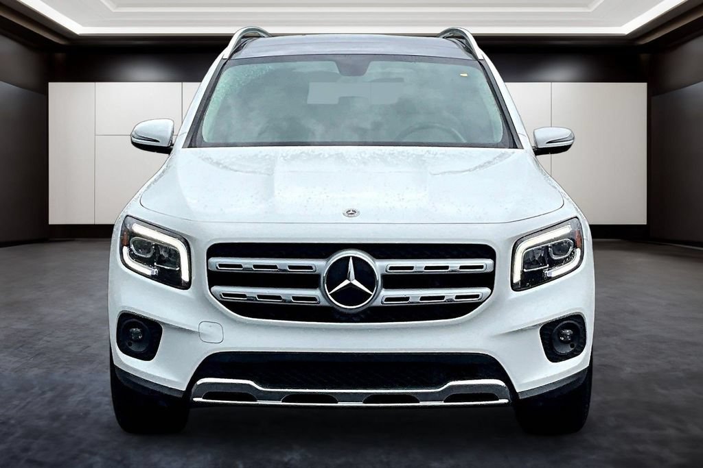 Used 2022 Mercedes-Benz GLB 250 4MATIC image 2