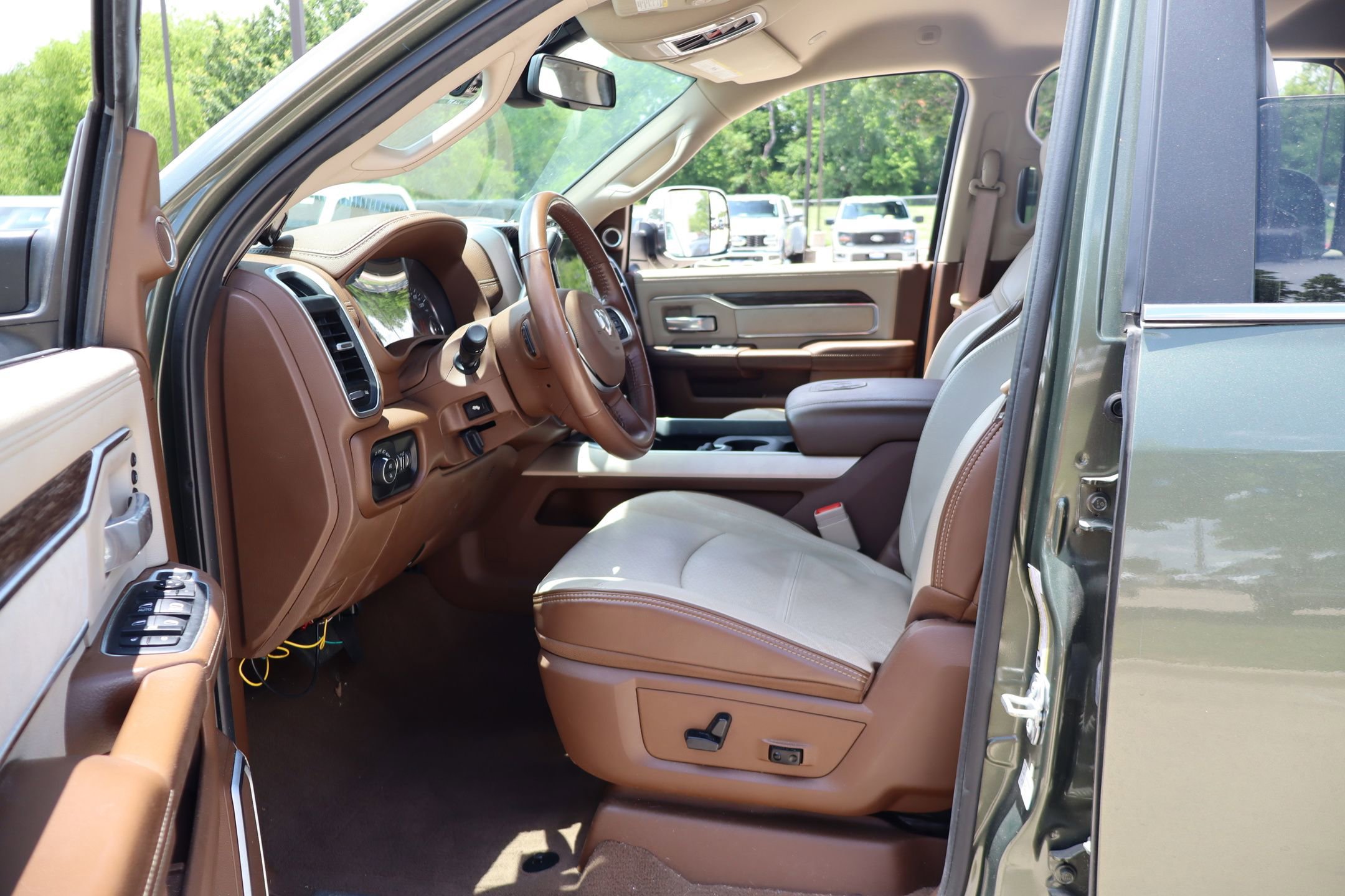 Used 2020 RAM 3500 Laramie AWD/4WD image 24