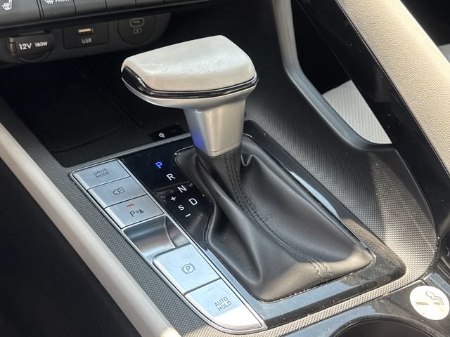 Used 2024 Hyundai Elantra Limited FWD image 15