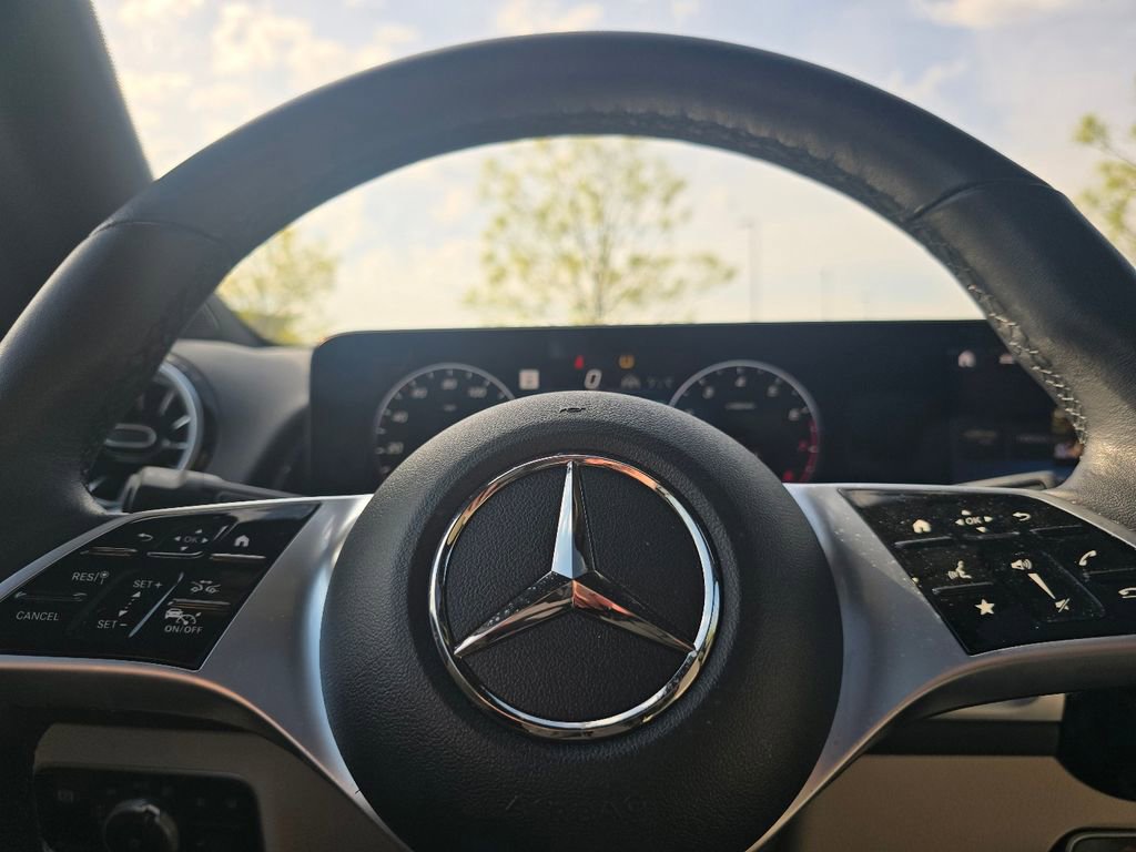 Certified 2024 Mercedes-Benz GLB 250 4MATIC image 29