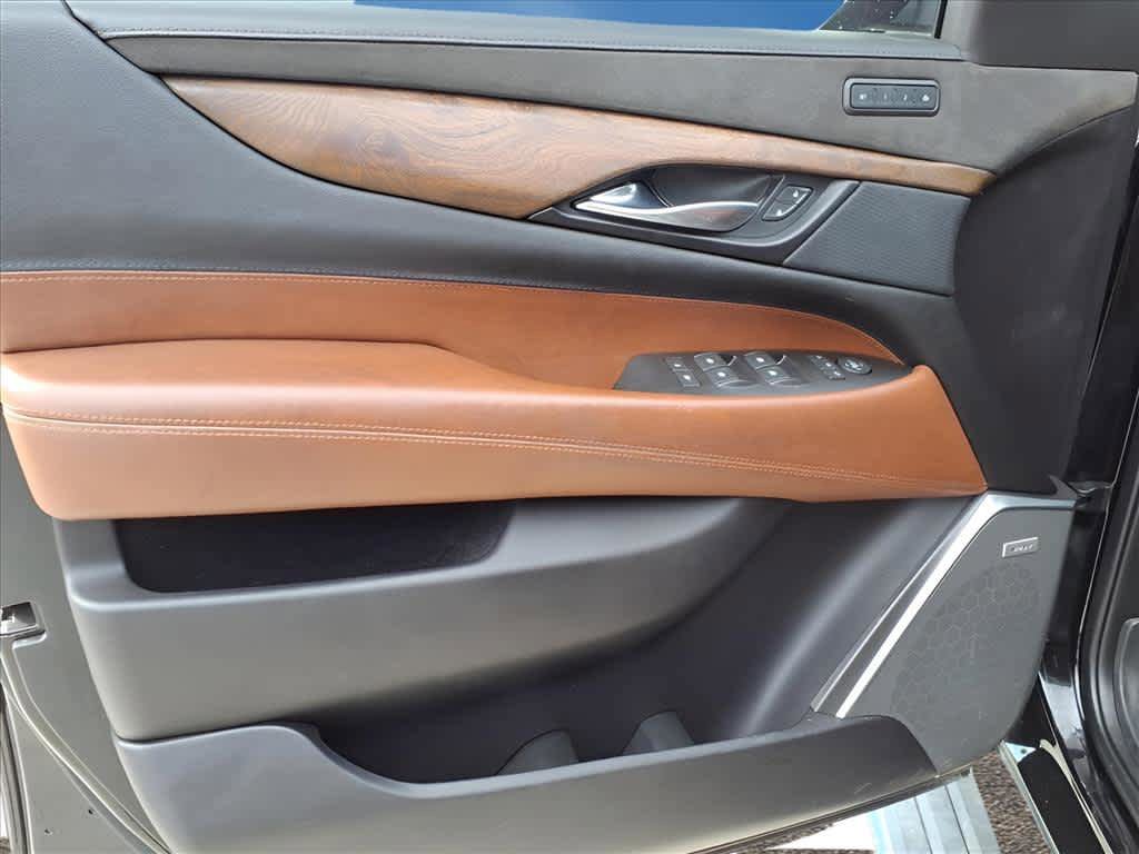 Used 2019 Cadillac Escalade Premium Luxury image 11