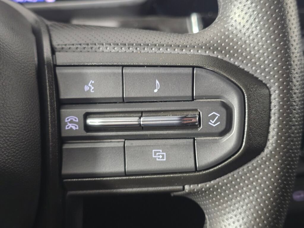 Used 2023 Chevrolet Colorado Trail Boss image 26