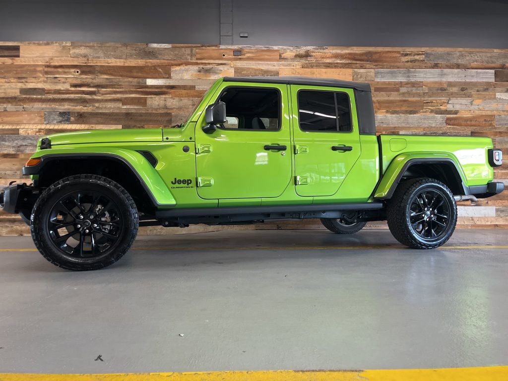 Used 2025 Jeep Gladiator Sport image 19