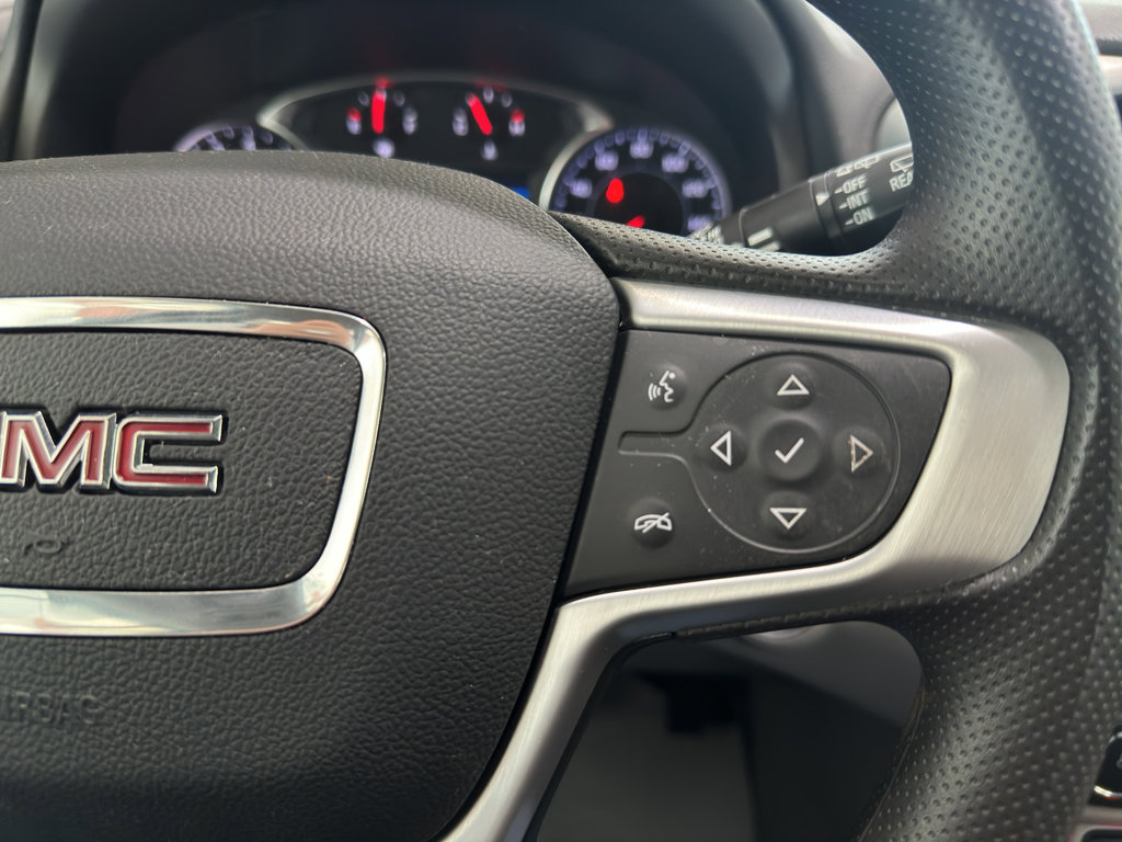 Used 2024 GMC Terrain SLE image 11
