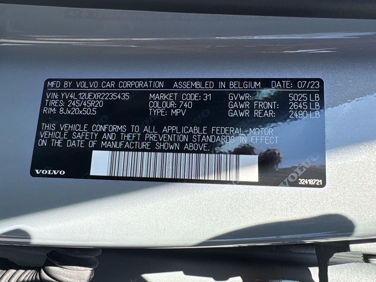 Certified 2024 Volvo XC40 B5 Plus w/ Protection Package Premier image 19