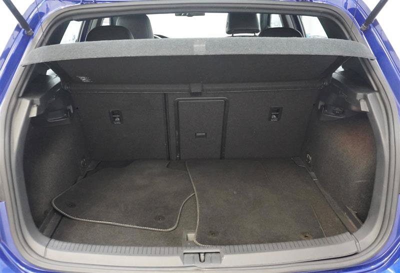 Used 2016 Volkswagen Golf R 4-Door AWD/4WD image 29
