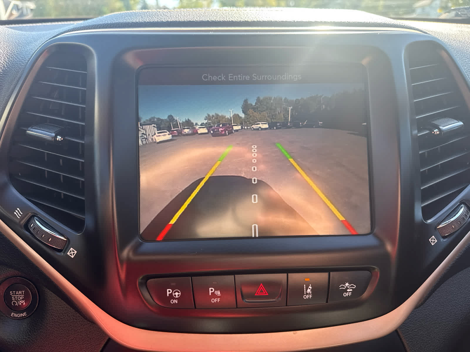 Used 2014 Jeep Cherokee Limited w/ Technology Group AWD/4WD image 23