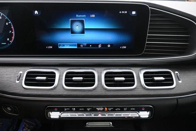 Used 2020 Mercedes-Benz GLS 450 4MATIC image 11