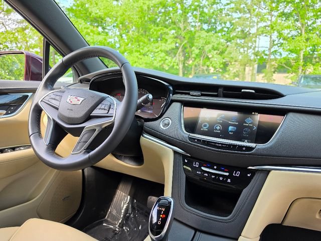 Used 2018 Cadillac XT5 AWD image 13