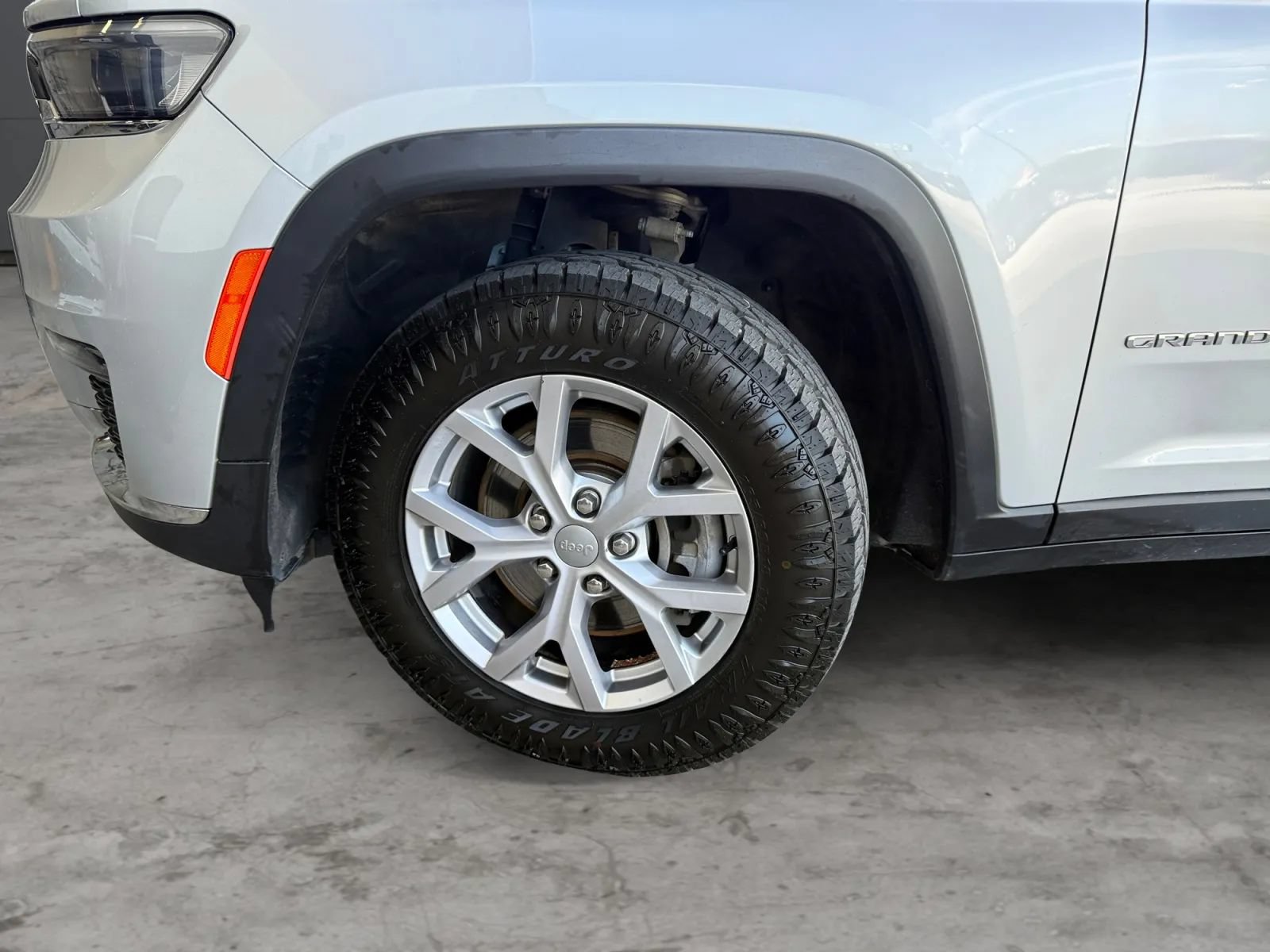 Used 2021 Jeep Grand Cherokee L Limited AWD/4WD image 43