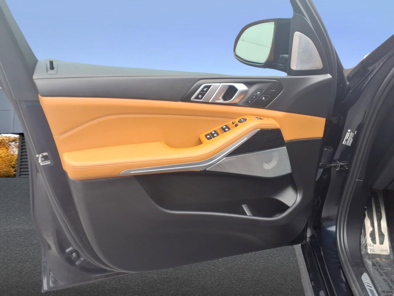 Used 2024 BMW X5 M60i w/ Executive Package image 16