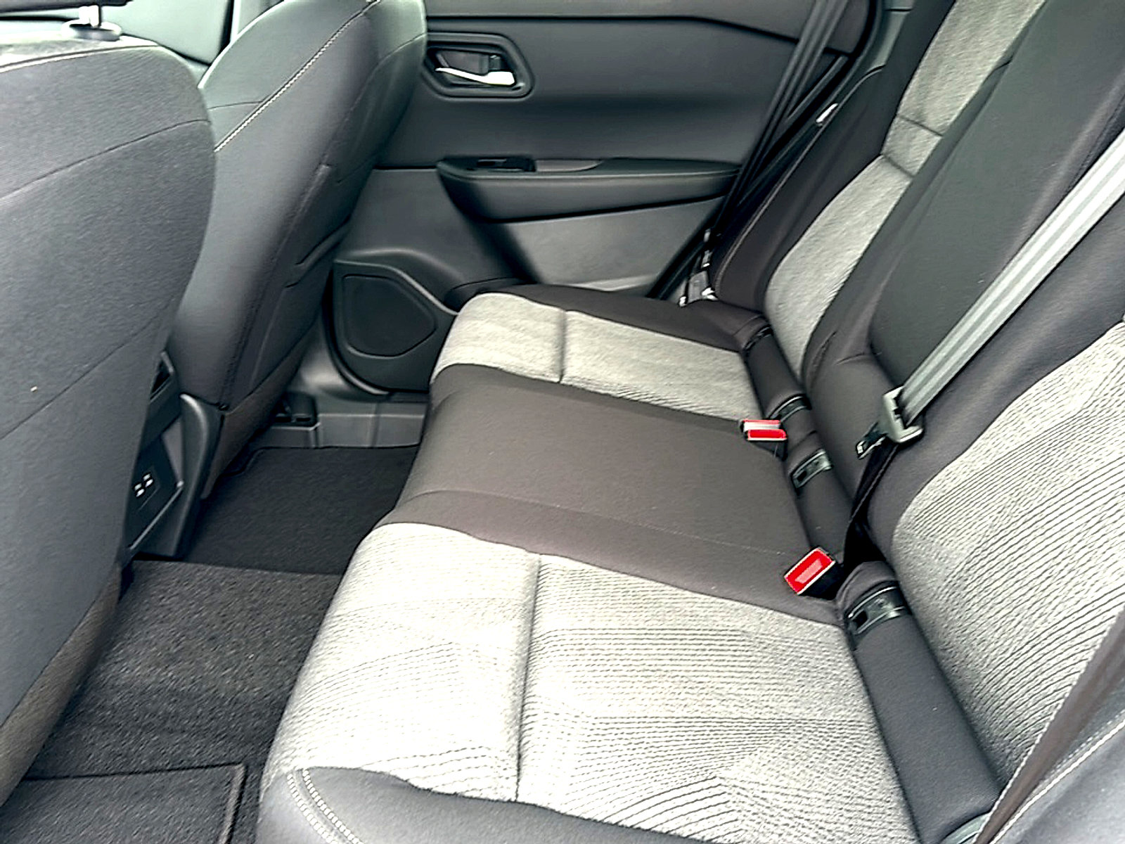 New 2026 Nissan Rogue SV FWD image 15
