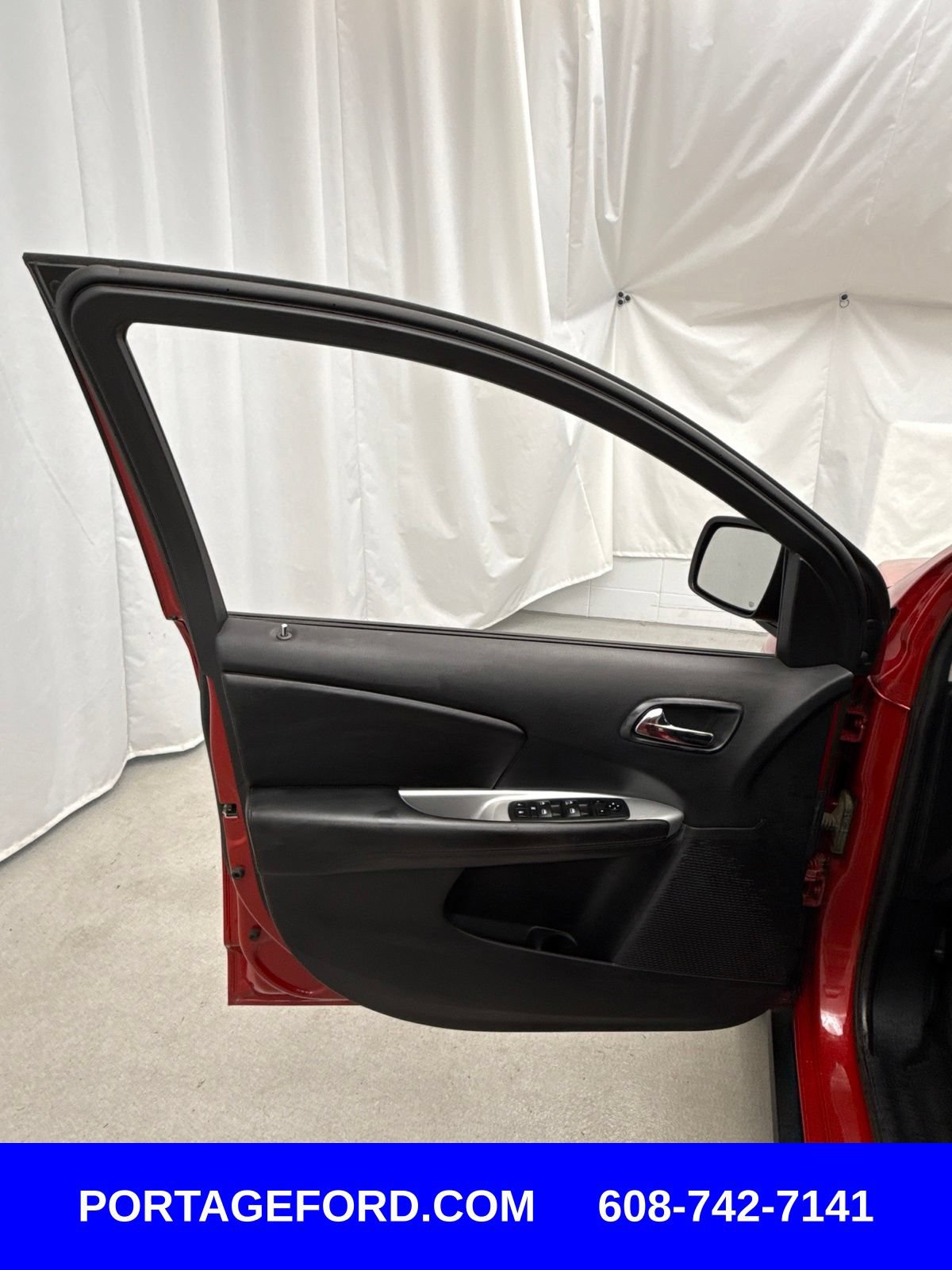 Used 2019 Dodge Journey SE FWD image 12