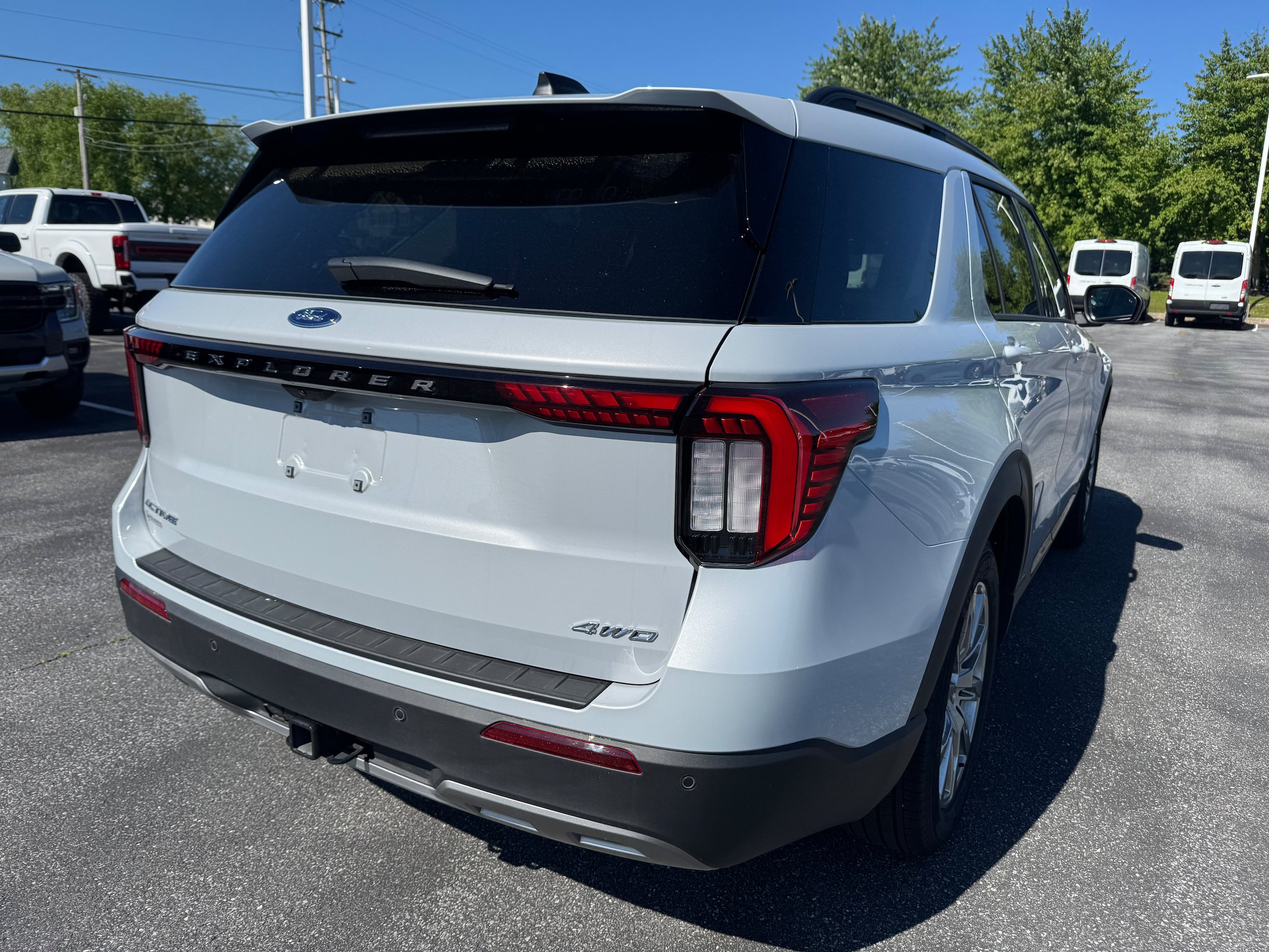 Used 2026 Ford Explorer Active w/ Active Comfort Package AWD/4WD image 5