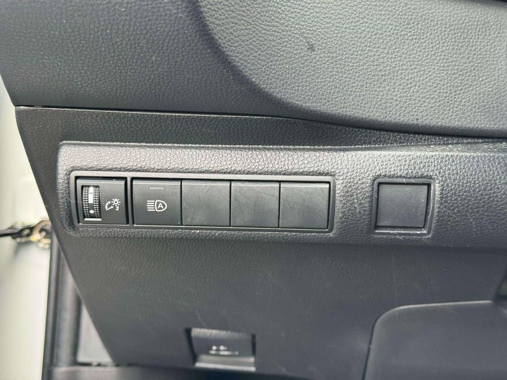 Used 2023 Toyota Corolla LE FWD image 21