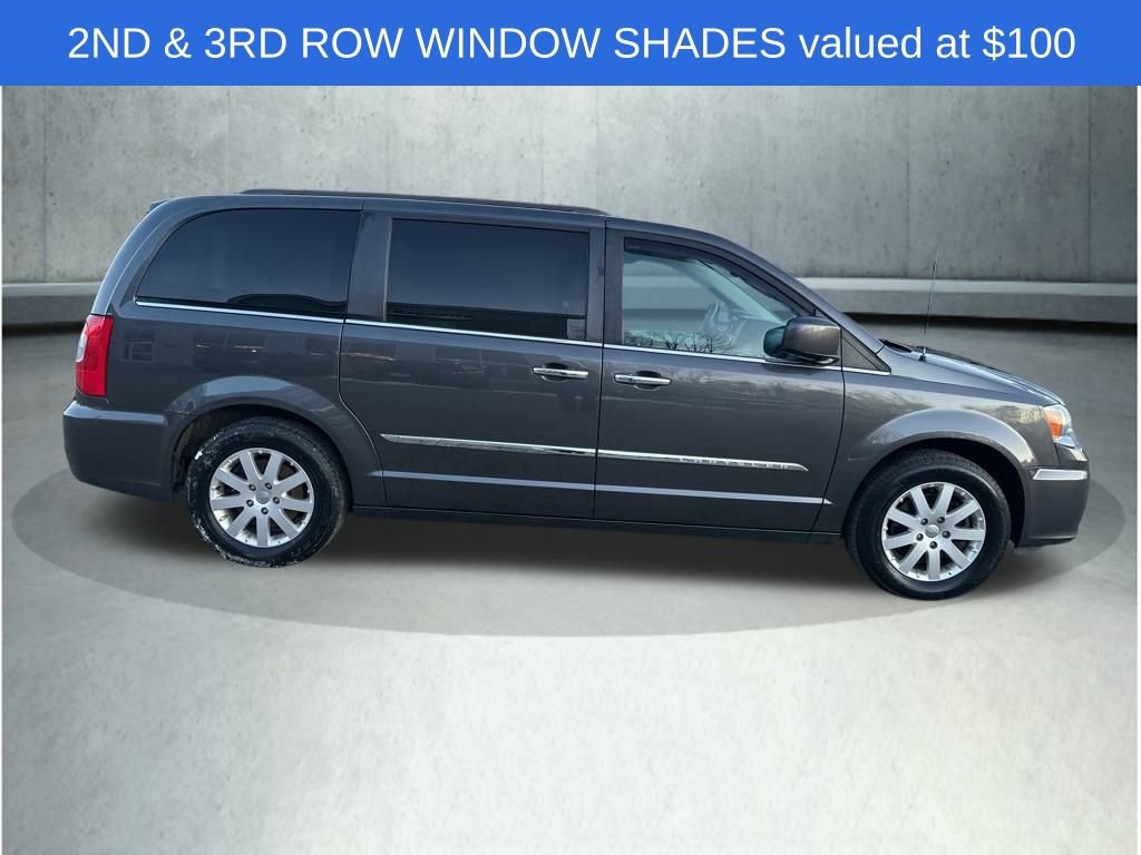 Used 2016 Chrysler Town & Country Touring w/ Driver Convenience Group image 7