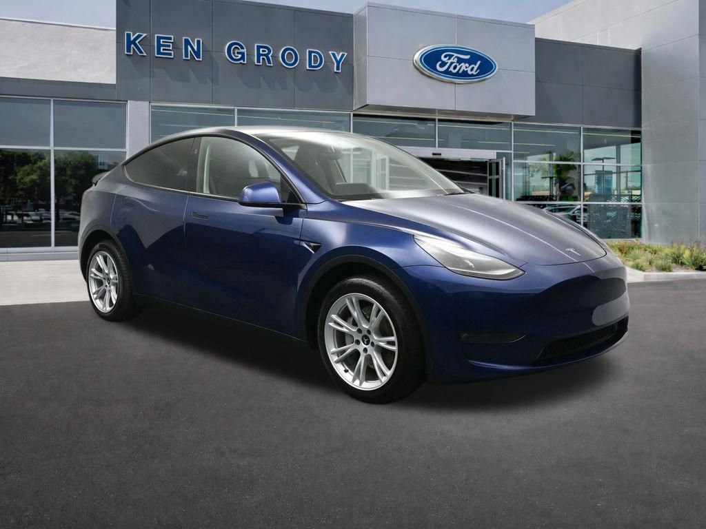 Used 2024 Tesla Model Y Long Range image 1