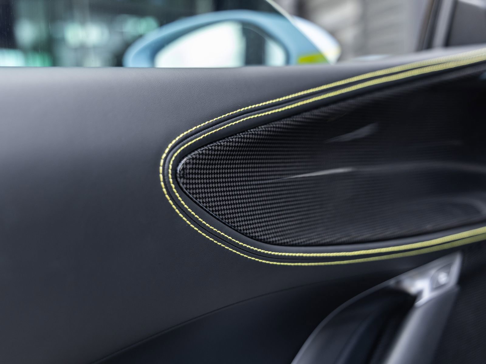 Used 2024 Ferrari SF90 Spider image 30