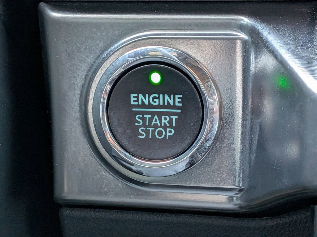 Used 2023 Ford F150 Lariat w/ Equipment Group 502A High image 33