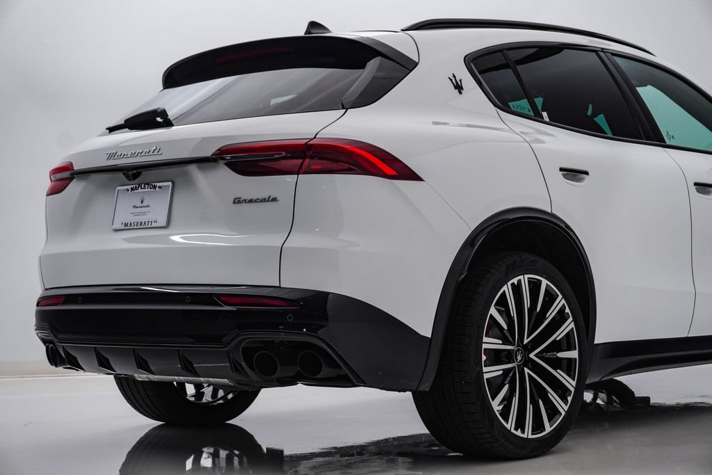 Certified 2025 Maserati Grecale Modena AWD/4WD image 12