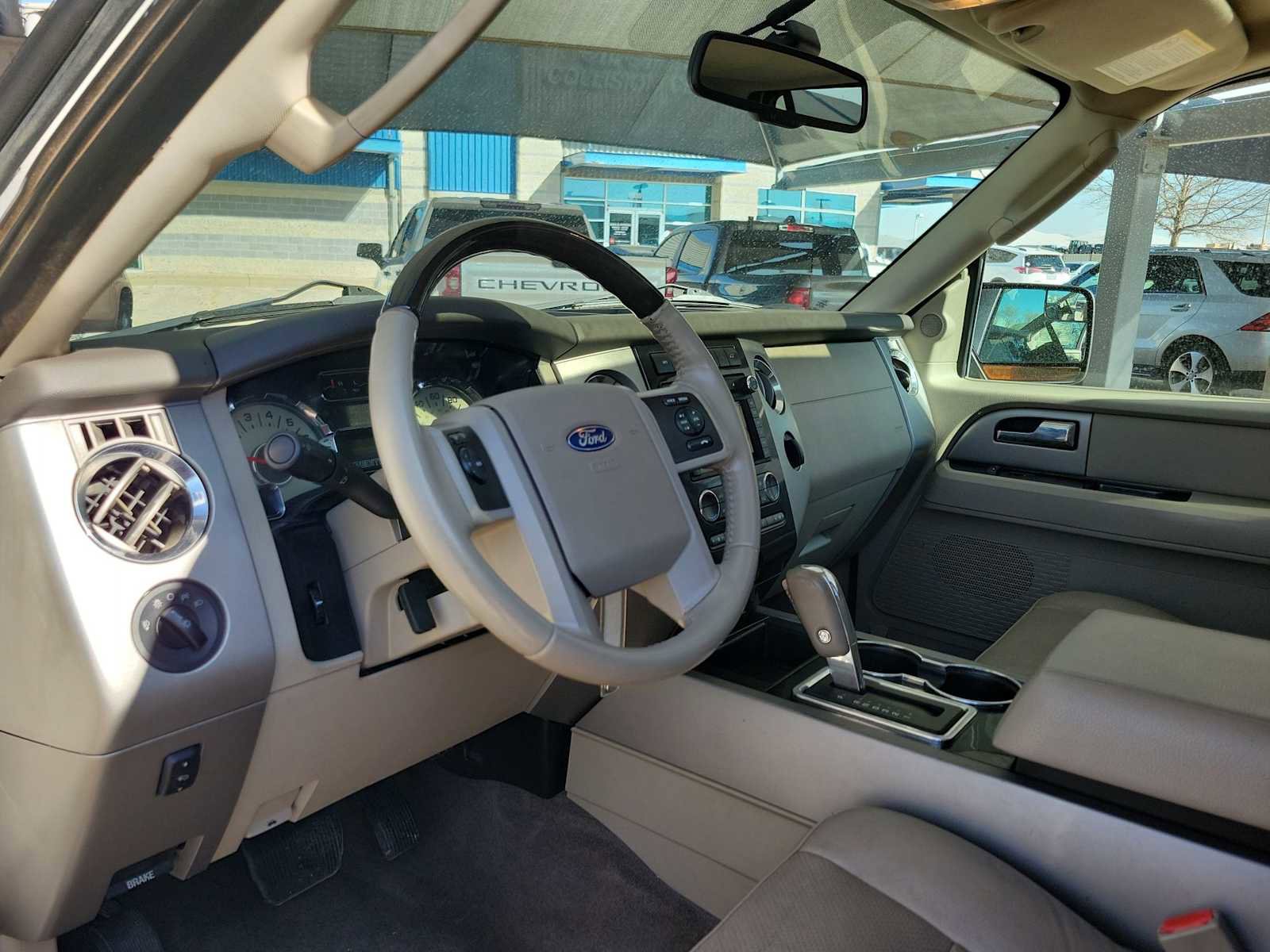 Used 2013 Ford Expedition Limited image 2