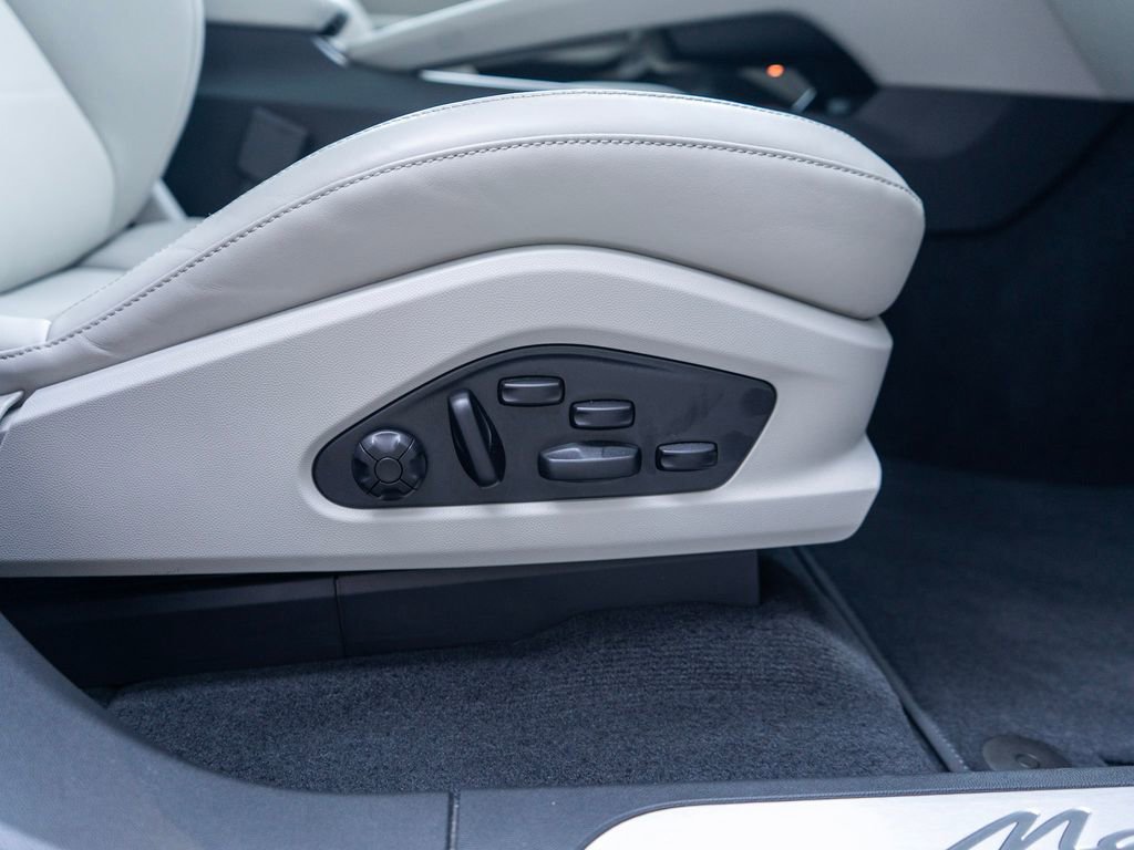 Used 2024 Porsche Macan 4 Electric image 35