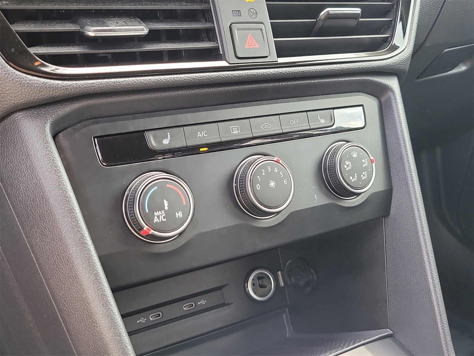 Used 2022 Volkswagen Taos SE image 23