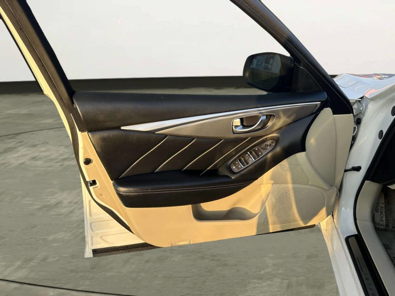 Used 2015 INFINITI Q50 Premium w/ Navigation Package image 10