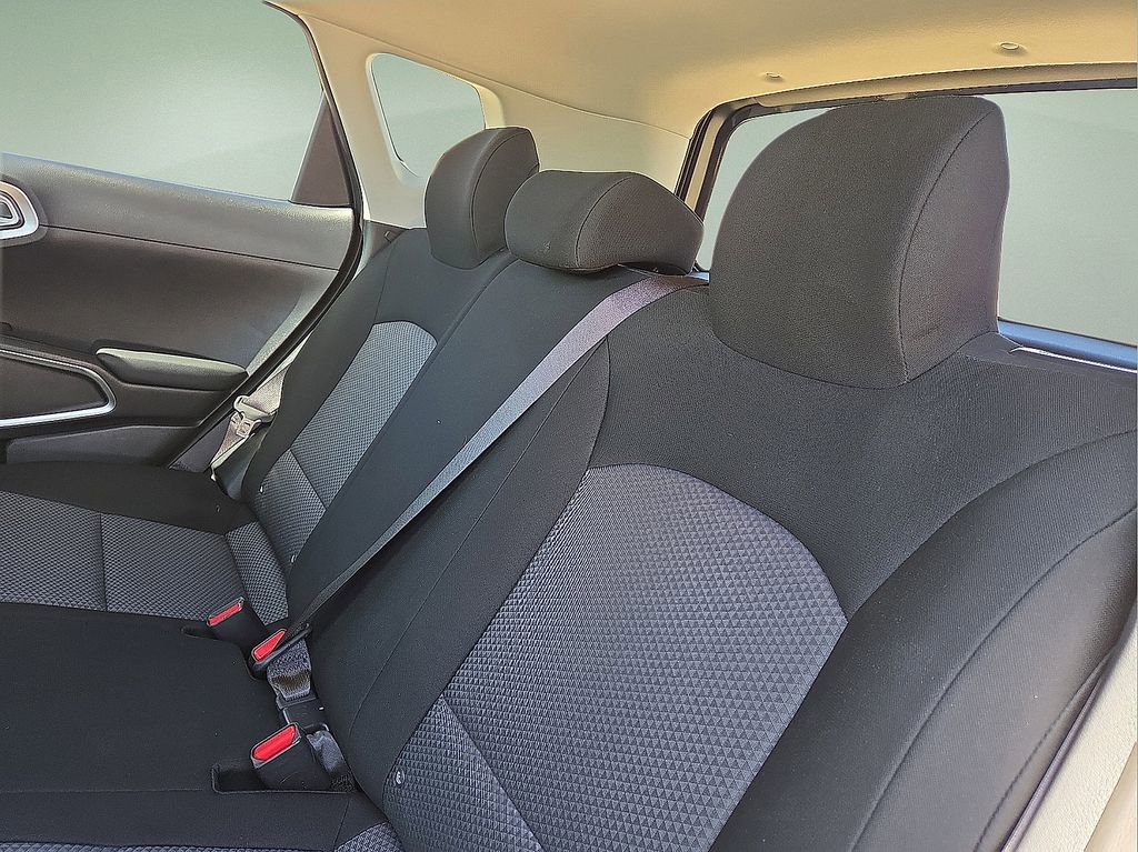Used 2025 Kia Soul LX w/ LX Technology Package image 19