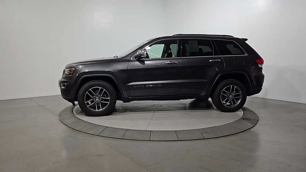 Used 2017 Jeep Grand Cherokee Limited w/ Luxury Group II image 2