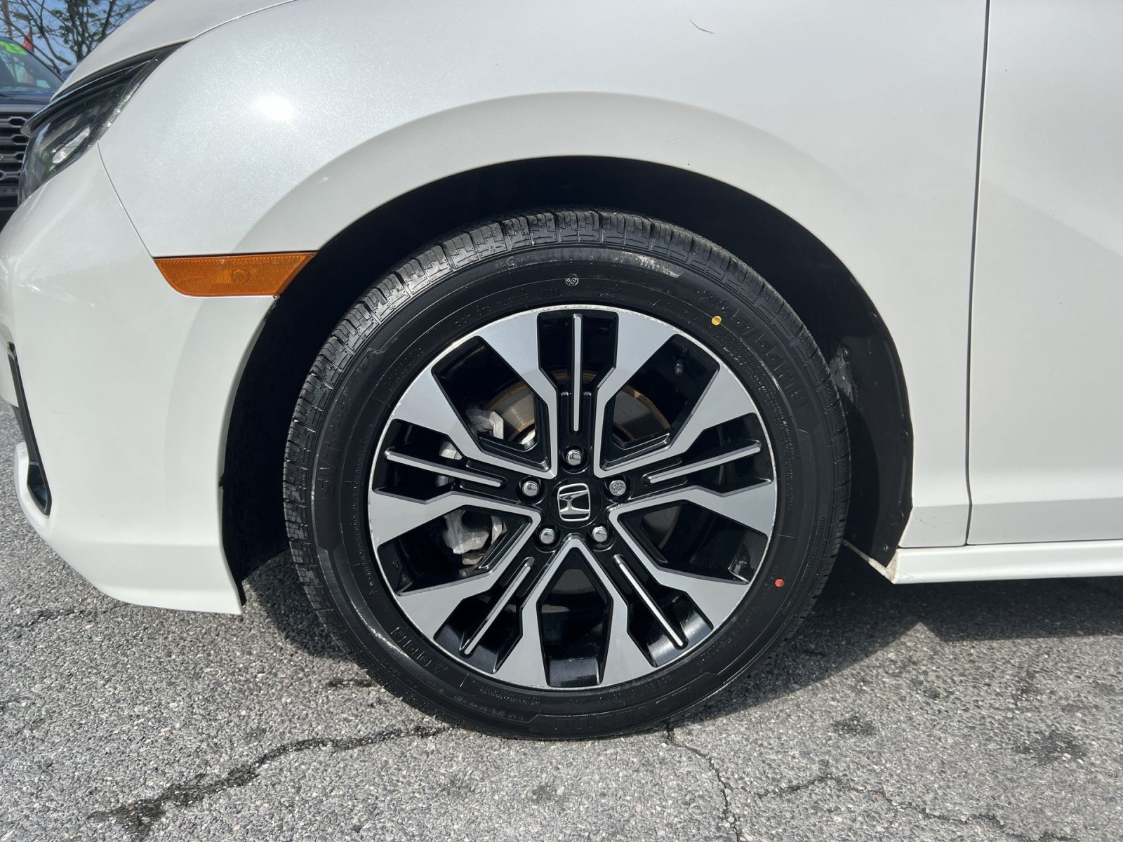 Used 2025 Honda Odyssey Elite image 12