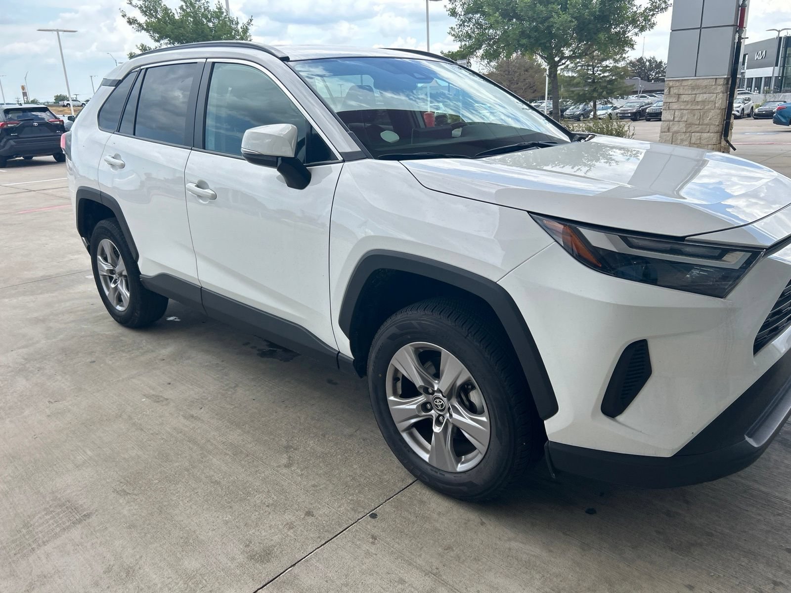 Used 2025 Toyota RAV4 XLE FWD image 4