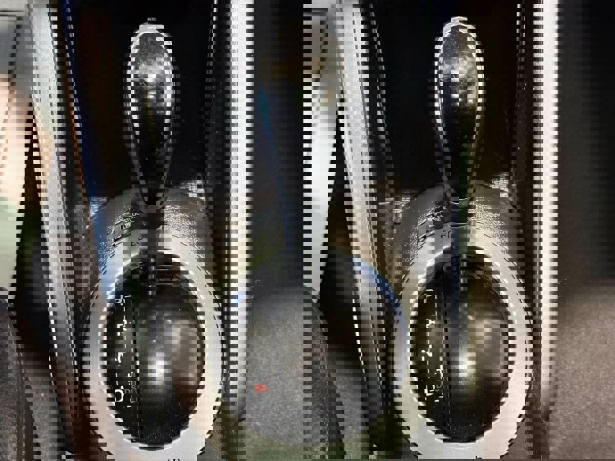 Used 2016 Hyundai Veloster w/ Option Group 02 image 21