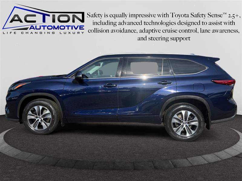 Used 2021 Toyota Highlander XLE AWD/4WD image 5