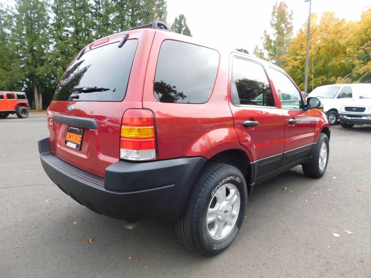 Used 2003 Ford Escape XLT image 2