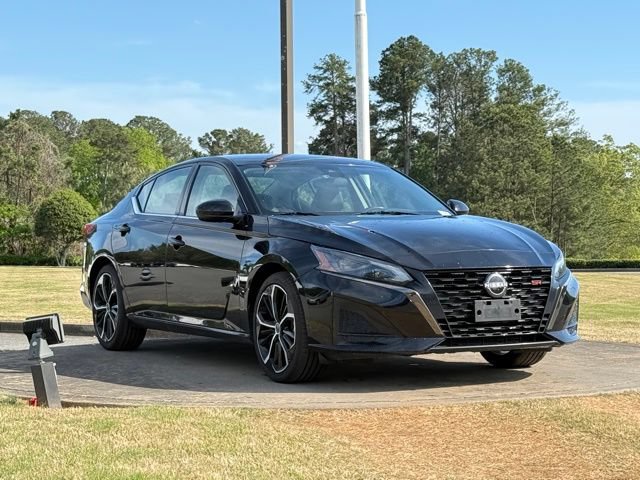 Used 2024 Nissan Altima 2.5 SR FWD image 1