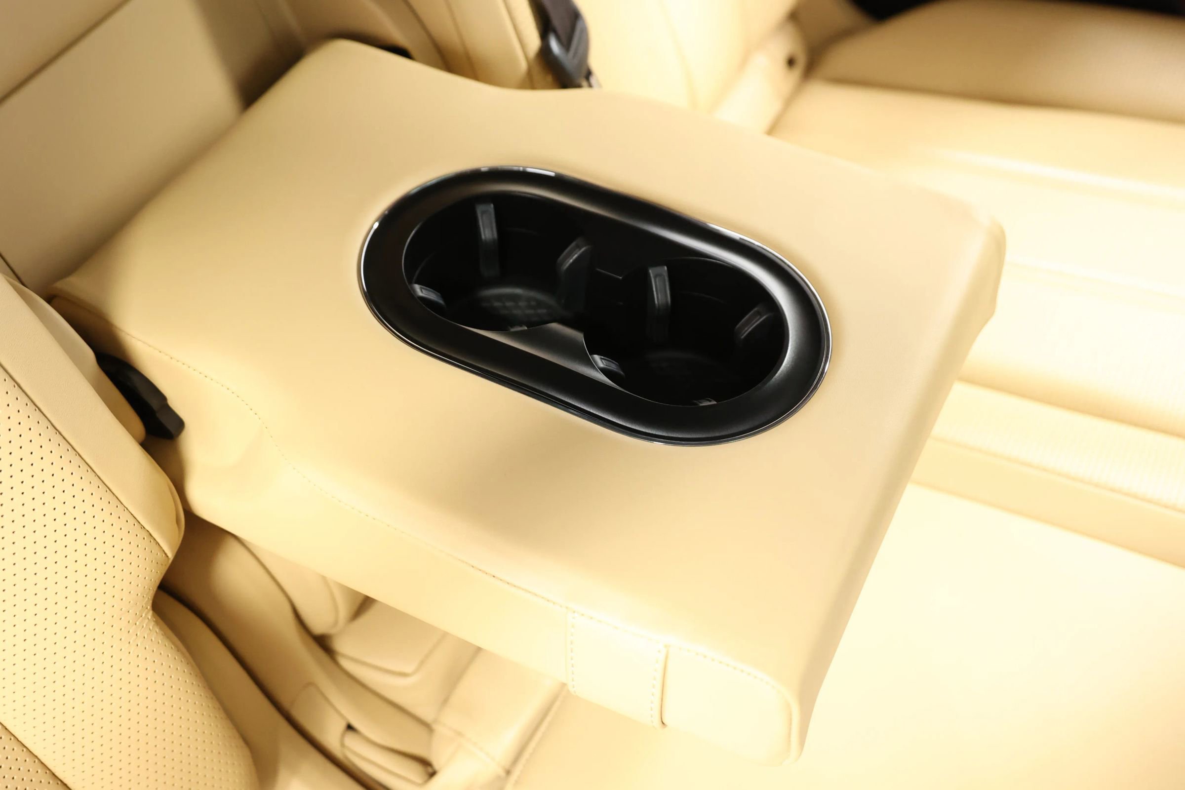 Used 2021 Bentley Bentayga AWD/4WD image 85